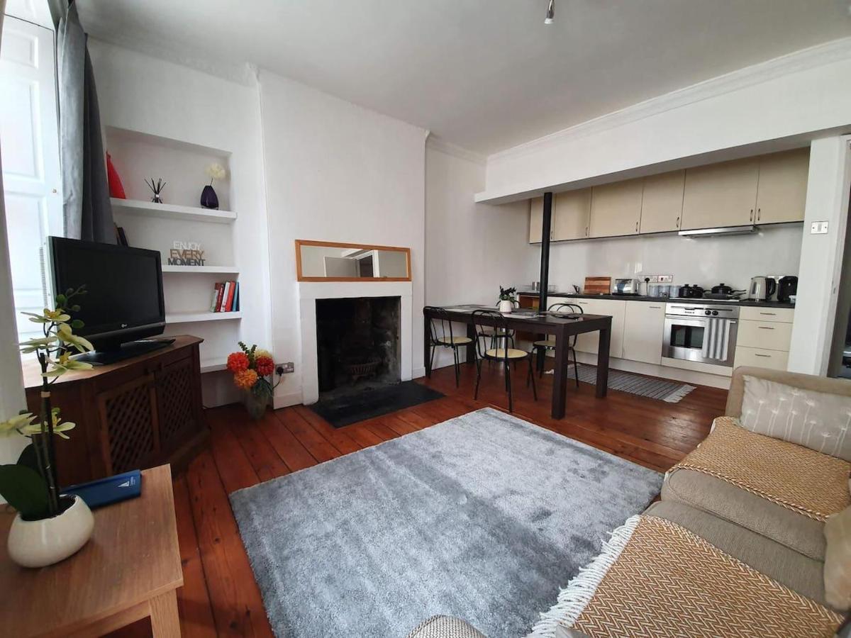 Lovely 2 Bedroom Flat In The Heart Of The City 爱丁堡 外观 照片